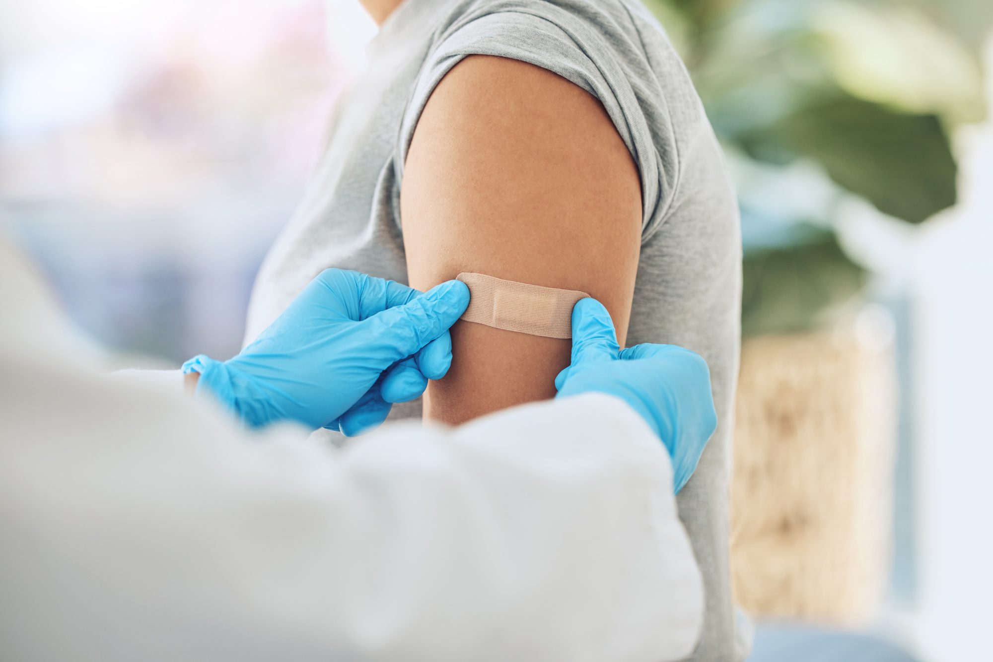 COVID-19 Vaccination No Longer Required for Noncitizen/Nonresident Travelers Flying to the US